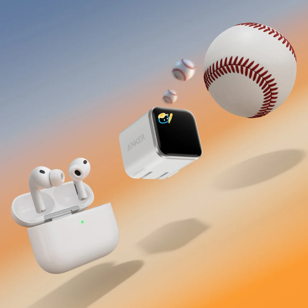مقارنة حجم شاحن انكر نانو A121D بقوة 45 واط بعلبة ايربودز وكرة بيسبول - أصغر شاحن 45 واط في العالم - كايرو فولت