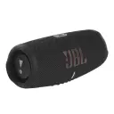 سماعة JBL Charge 5 سوداء، منظر ثلاثي الأرباع يوضح المشع الجانبي وأزرار التحكم - كايرو فولت