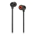لقطة مقربة لسماعة JBL T110BT السوداء موضح شعار JBL وقطعة الأذن بلمسة برتقالي - كايرو فولت