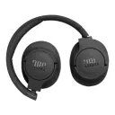 سماعة JBL Tune 770NC سوداء مطوية بشكل مسطح من الأعلى وتظهر أزرار التحكم على حافة السماعة - كايرو فولت
